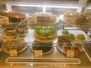 vegan cakes at PetitBaril in Otaru