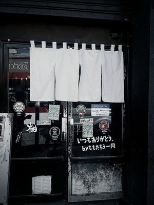 Entrada por Loreto at Momotaro Foods in Santiago