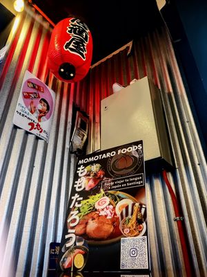 Ambientación at Momotaro Foods in Santiago