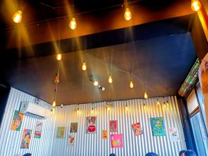 Carteles de publicidad japonesa at Momotaro Foods in Santiago