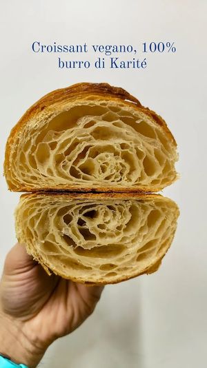 Croissant Vegano: solo Lievito Madre, farina italiana biologica, burro di Karitè biologico at Filonificio - Microforno in Ferrara