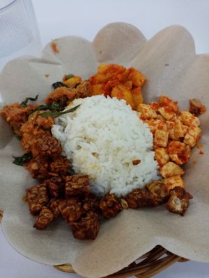 Buffet - some very spicy options! at Kehidupan Tidak Pernah Berakhir in Bandung