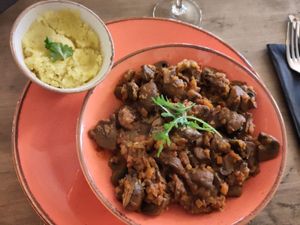 Pilzgulasch à la Bourguignonne mit Kartoffelpüree at Restaurant Jules Verne in Koenigswinter