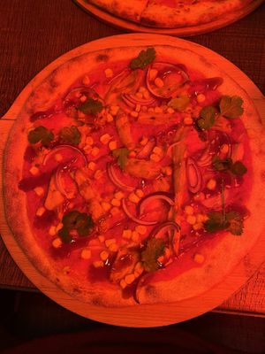 Vegan pizza of the week « la classe a dallas" #Veganuary at BrewDog - Marais in Paris