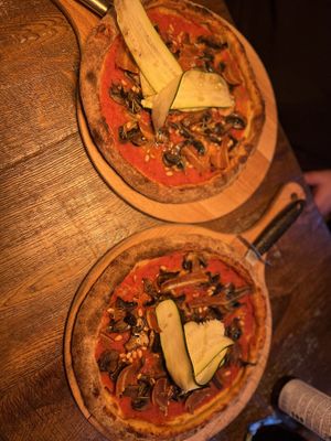 Pimped “the hero” pizza with additional “La Vie” vegan bacon    at BrewDog - Marais in Paris