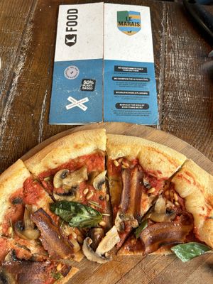 They let us mix and match some vegan toppings, including the facon    at BrewDog - Marais in Paris