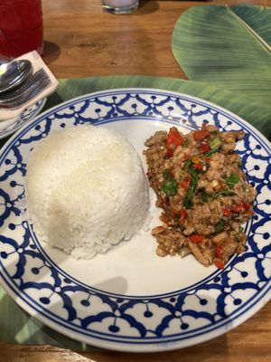   at ros'niyom in Bangkok