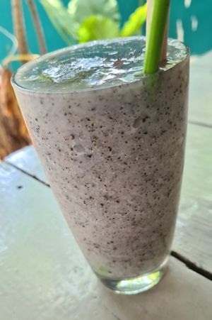 Dragon fruit shake at Drunken Sailors in Koh Lanta
