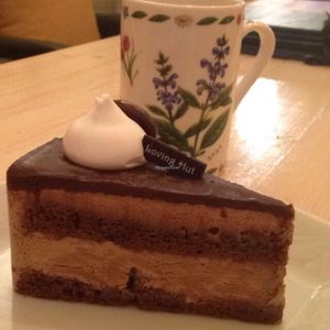 chocolate cake at Loving Hut - Hairlatte in Busan