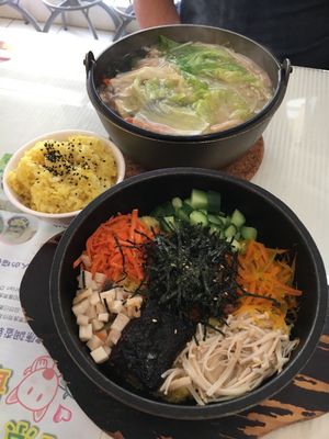 Taiwanese bi bim bap (bottom), miso hot pot (top), and rice at Loving Hut 愛家 - QingZhong St in Tainan