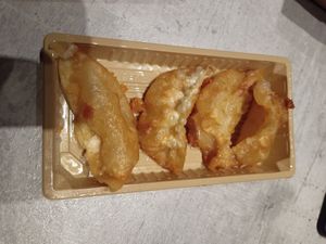 Gyoza apples at Maki Maki in Brussels