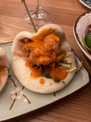 vegan chicken bao buns at Dim T in Loughton