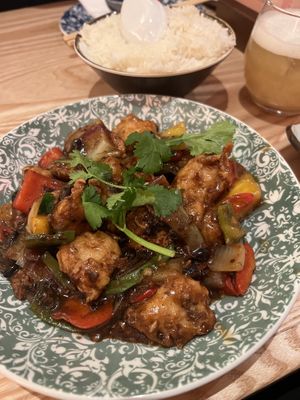 Plant-based Chicken in Black Bean sauce with boiled rice   at Dim T in Loughton