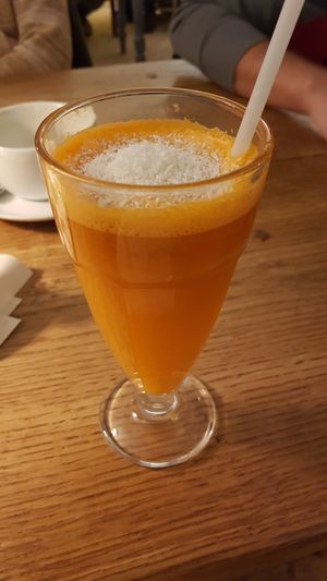 Carrot juice with ginger & coconut at Kaffeerösterei Martermühle in Assling