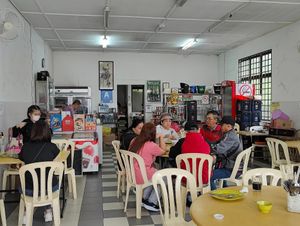 restaurant interior at Restoran Hill View - 山景中西餐室 in Pahang