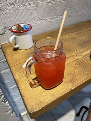 Limonada berries  at VegAmazing Doughnuts - Tirso de Molina in Madrid