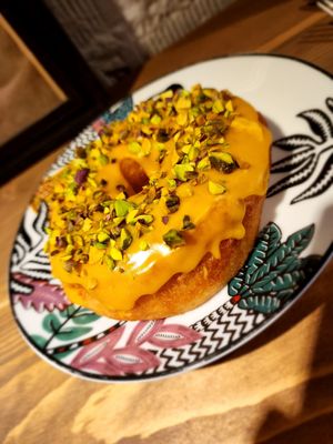 Naranja y pistacho at VegAmazing Doughnuts - Tirso de Molina in Madrid