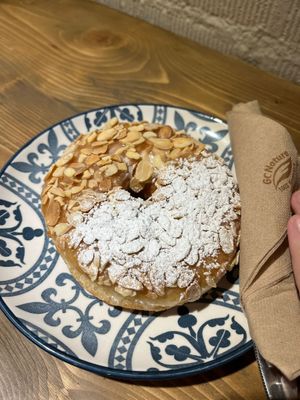 Almond filled with cream at VegAmazing Doughnuts - Tirso de Molina in Madrid