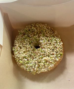 Pistacho y almendra  at VegAmazing Doughnuts - Tirso de Molina in Madrid