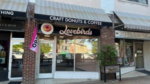 Front of building at Lovebirds Donuts in Portsmouth