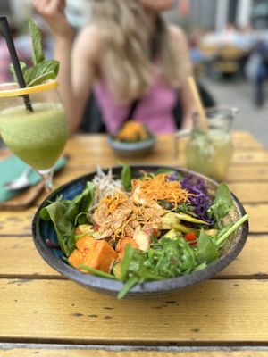 The food and drinks were very fresh and delicious. The bowl are small and come without rice but you can order them on the side. We recommend this lovely place   at Greentable in Hamburg