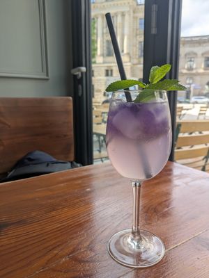 Butterfly Lime homemade lemonade at Greentable in Hamburg