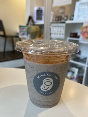 smoothie at Mame Kitchen Maruyama in Sapporo