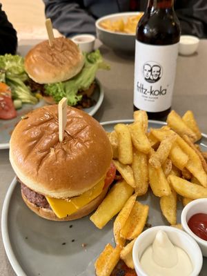 Cheezeburger mit BeyondMeat-Patty  at Katzentempel - Erlangen in Erlangen