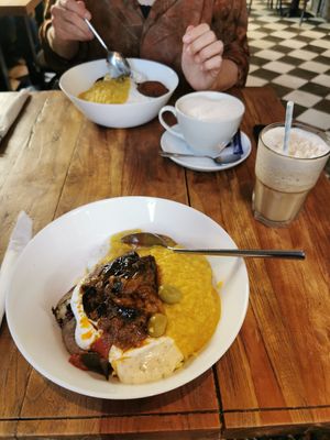 2 vegan Kumpir, one with lentil cream and aubergine, one with lentil creme and Falafel, Iced Caramel Latte (vegan) and Café Au Lait (vegan) at Die Waffel in Offenbach