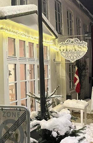   at Café Glass in Toender