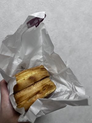 Two flavors- Azuki bean & white bean   at Gozasoro 御座候 新大阪駅店 in Osaka