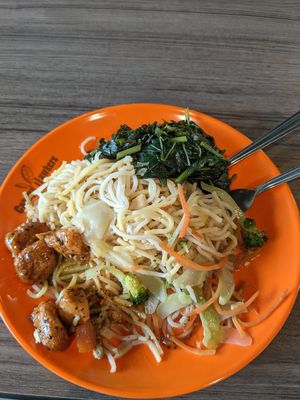 Noodle  at Tong Xin Vegetarian - 同心素食 in North Singapore