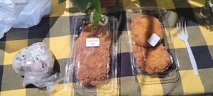 Pas mal de choix végétarien, très bonnes "croquettes", l'onigiti etait très bon ! at Oka's in Kowloon