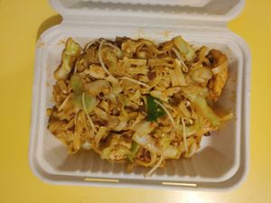 Pad Thai at Loving Hut in Helsinki