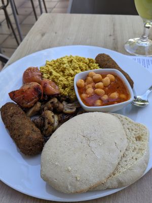 Vegan full English breakfast at Roots Cafe in San Pedro De Alcantara