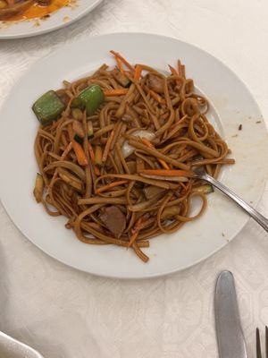 Thick noodles with vegetables with eggs  at Chinastur in Oviedo