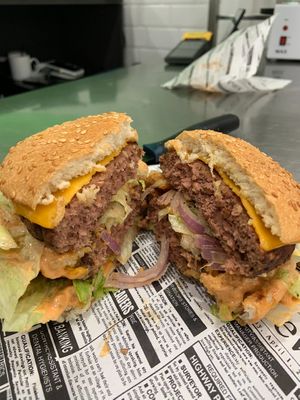 Inside of the Magnijos Vurger at Míleljos Vegan in Alicante