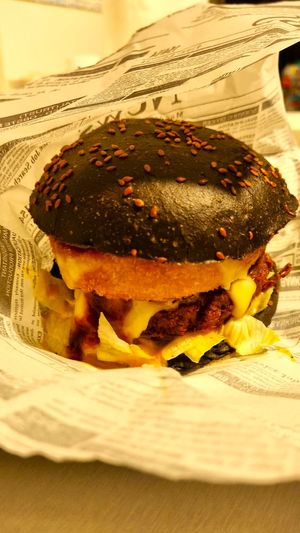 Black in Vlack at Míleljos Vegan in Alicante