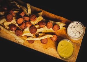 SALCHIPAPA: because it's not all about burgers at Míleljos Vegan in Alicante