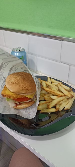 V chicken with mortadelle and cheese. Fries, sauce and drink. All of this for 10€ at Míleljos Vegan in Alicante