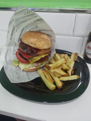 Menu mixvuger at Míleljos Vegan in Alicante