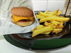 Con queso at Míleljos Vegan in Alicante