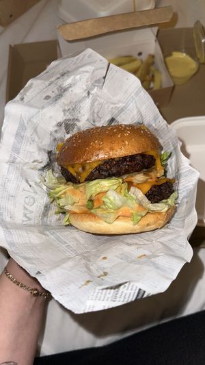 Burger menu for takeaway  #Veganuary at Míleljos Vegan in Alicante