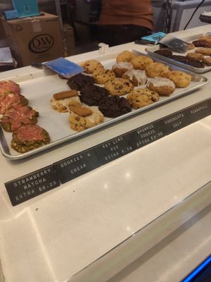 Big cookies at MidnighTreats in Arlington