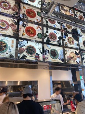 Cool photos to look at while you wait   at Oscar in Tokyo