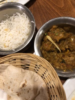 Baingan Bharta with jasmine rice and plain naan  at Masala I.P. Pavlova in Prague
