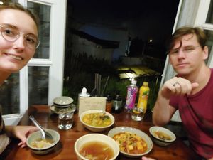 Firsr disches. Sour soop, tofu in tomato sauzen and a curry at Thong Dong 2 - Vegan Friendly Kitchen in Lao Cai
