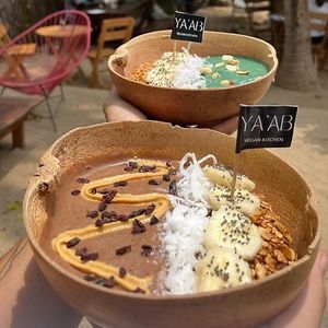 Smoothie Bowls "Chocomani" & "Spirulina" at YAAB Vegan Kitchen in Puerto Escondido