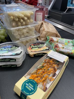 Vegan items at checkout   at REWE Markt Familie Röttcher in Kaarst