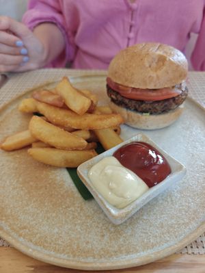 Burger at Kina Kind Cuisine in Pattaya